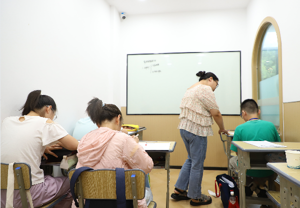 3-5人小班课 3-5人小班课